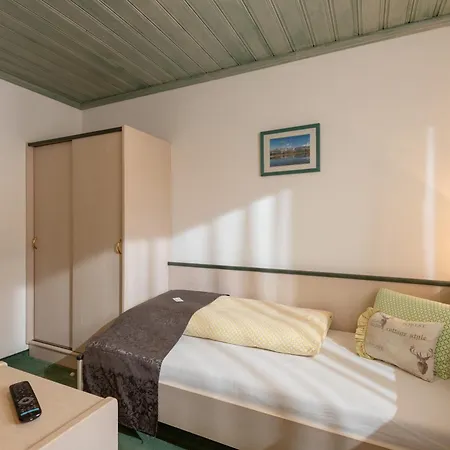 Bed & Breakfast Garni Ortner