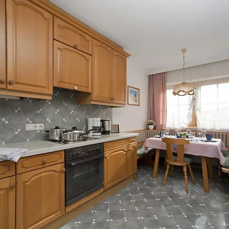 Bed & Breakfast Garni Ortner