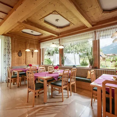 Garni Ortner Bed & Breakfast 3*